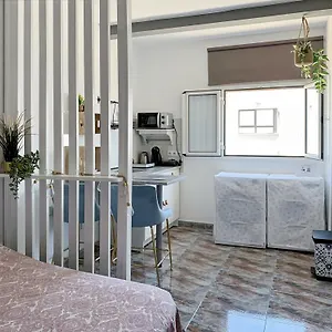 https://habitacion-privada-cerca-de-la-playa-y-aeropuerto.in-canary-islands.com