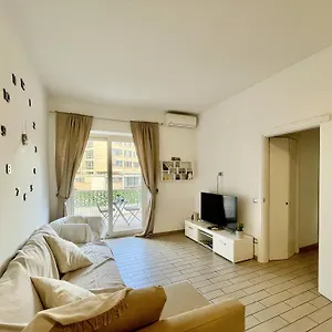 https://apt-domus-laterani-by-jfm-comfortable-with-terrace.it-romehotels.com